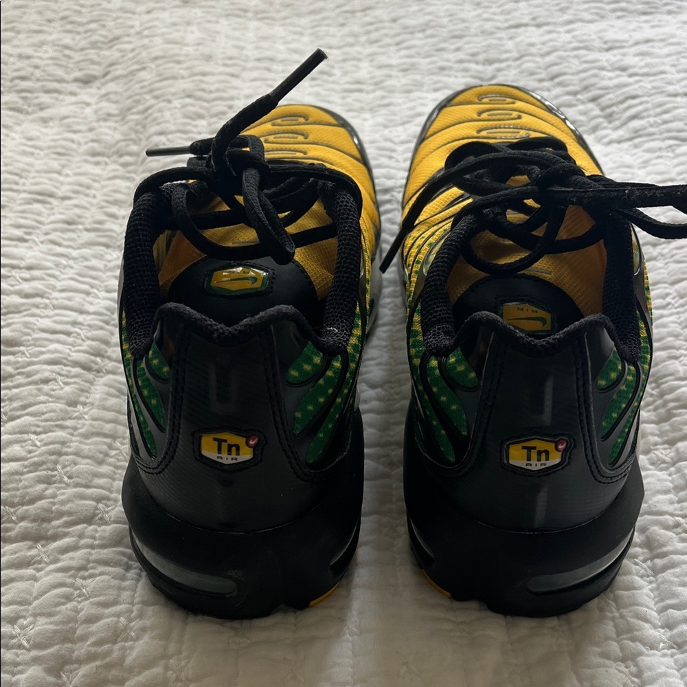 Nike Air Max Plus Varsity Maize - Picture 3 of 6